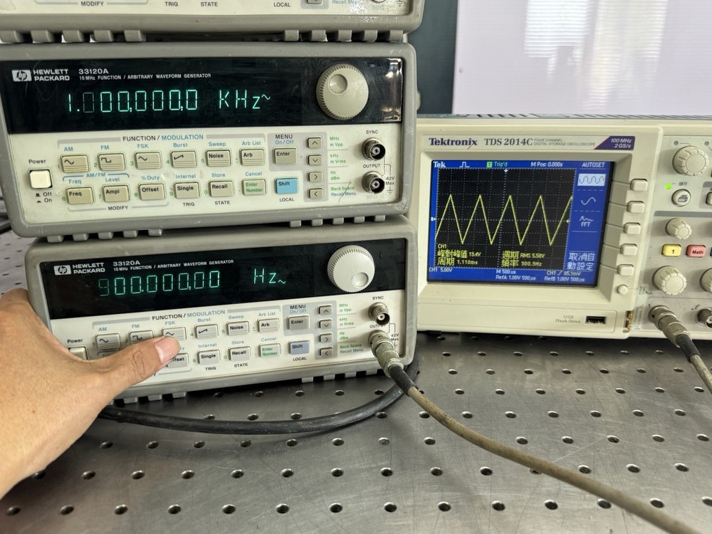 HP 33120A 15MHz Function Arbitrary Waveform Generator Tested Output Qty 5