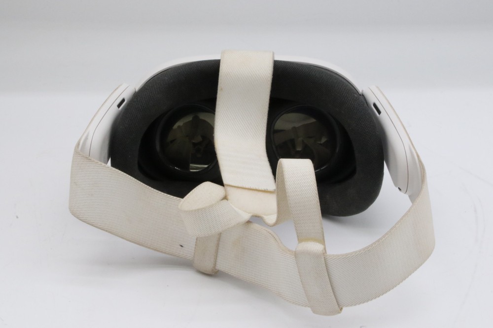 Meta Quest 3 S3A 128GB VR Headset w/Controllers