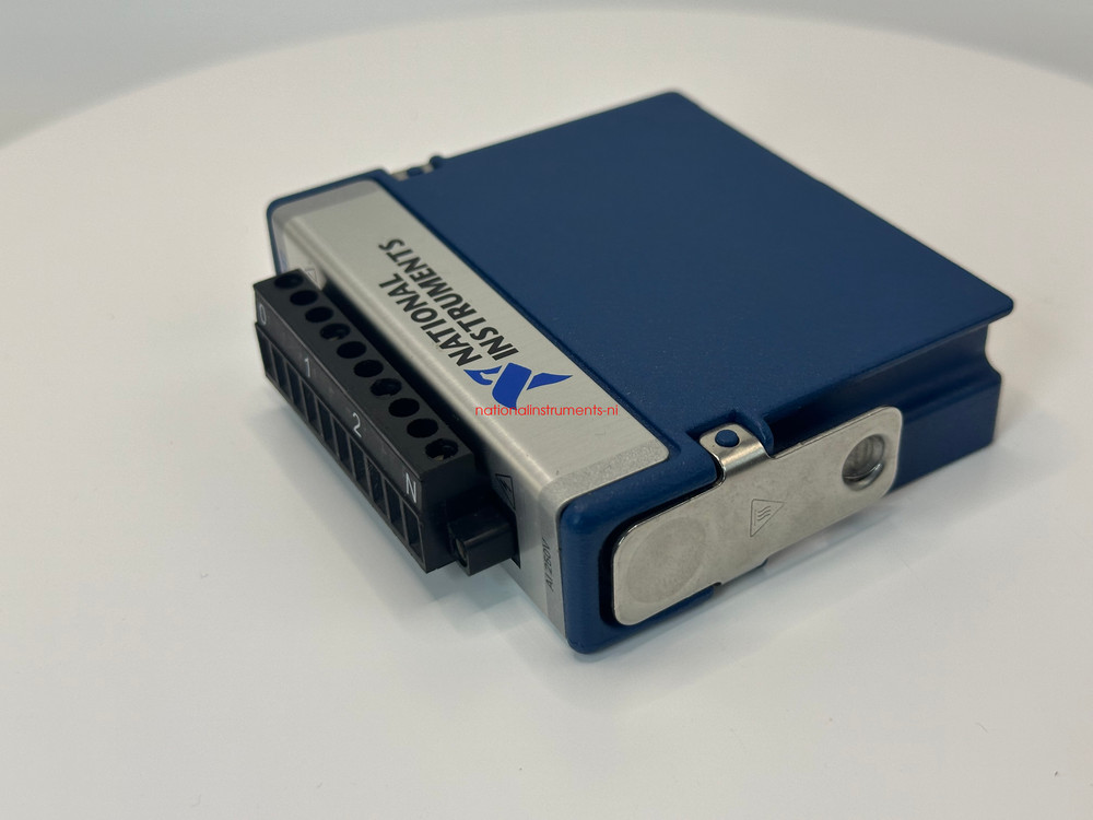 National Instruments NI 9242 4Ch 24bit Analog Input 250V Test passed spot