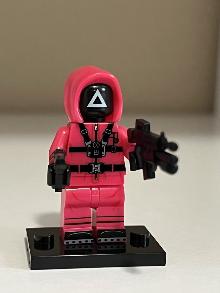 Squid Game Triangle Mask Guard Minifigure