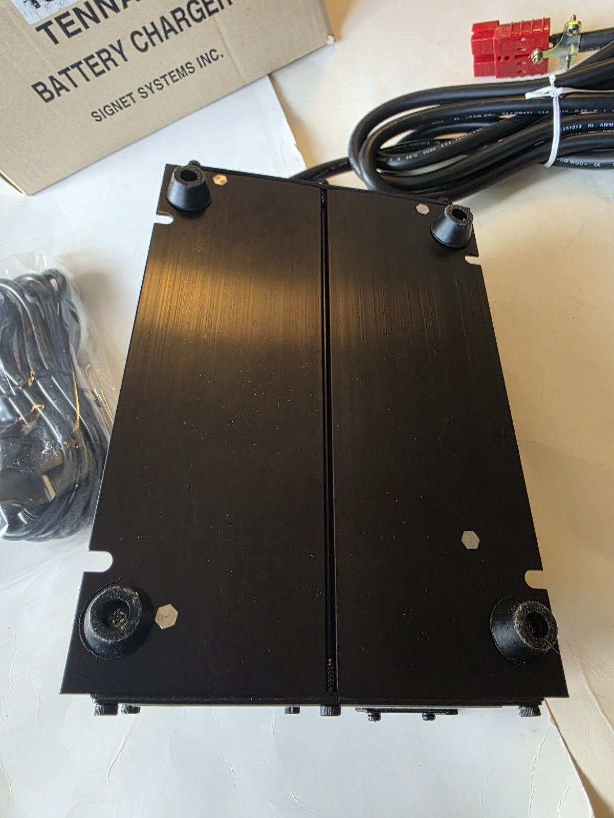 Tennant 1073638 Offboard Charger 24V 11A Var Vac 1PH 50/60HZ By Signet Systems