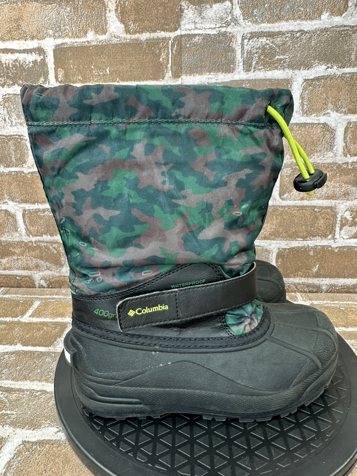 Columbia Powderbug Plus II Waterproof Winter Boots Green Camo Boys Youth Size 2