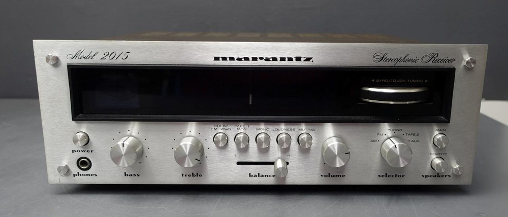 MARANTZ Stereophonic Receiver Model 2015 Powers On/Components Untested
