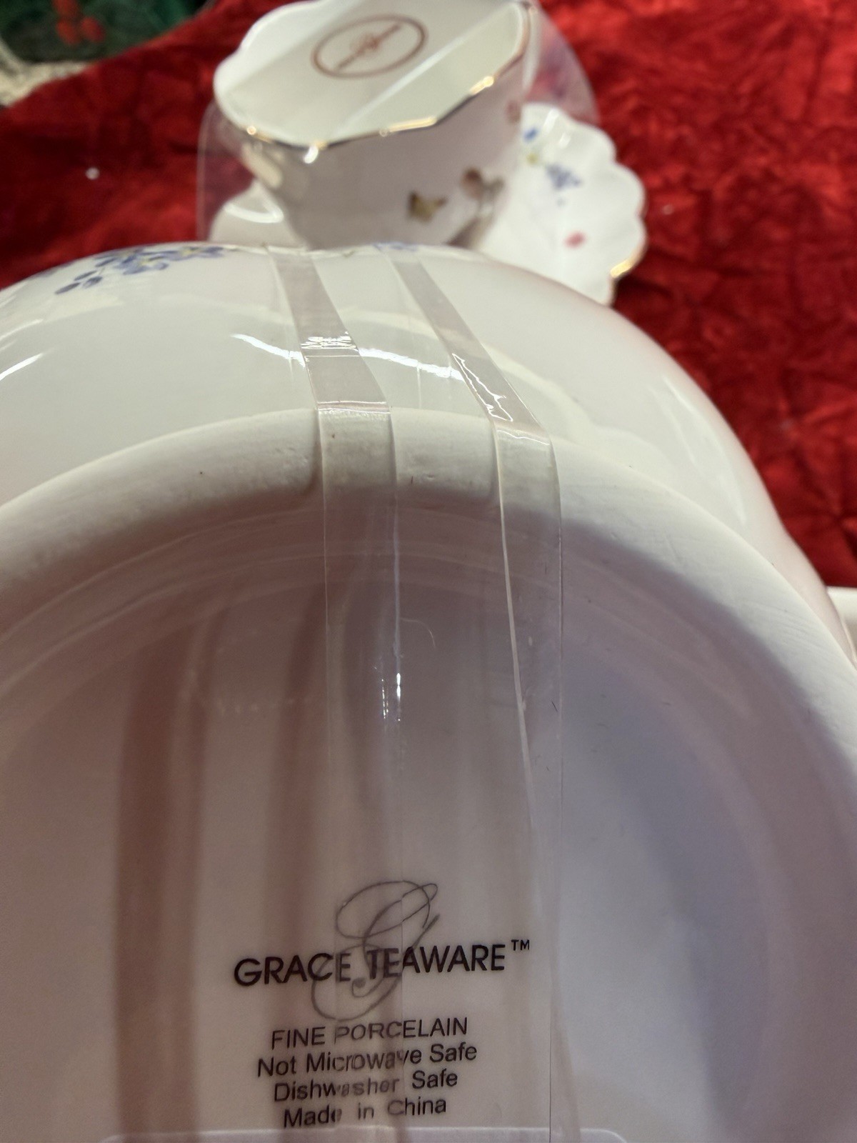 Grace Teaware Fine Porcelain Teapot 36oz Easter Bunny W/2 Cups & Saucers NEW