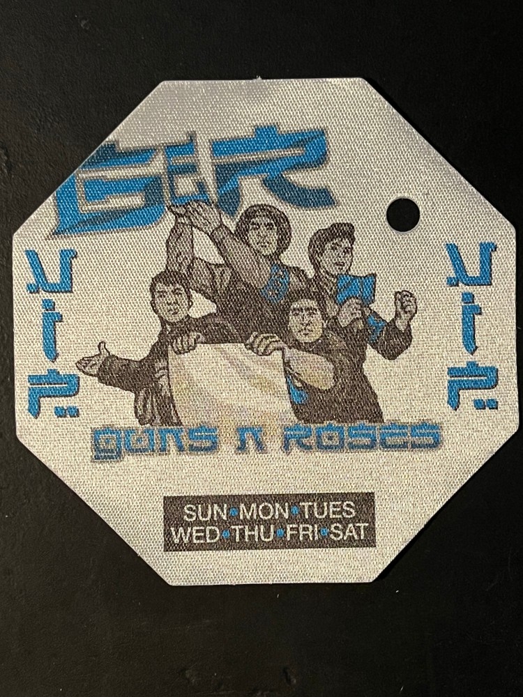 VIP PASS--GUNS N' ROSES