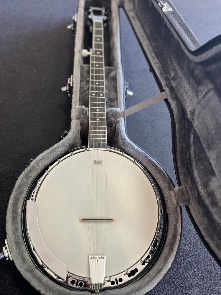Washburn Banjo B11 with Case