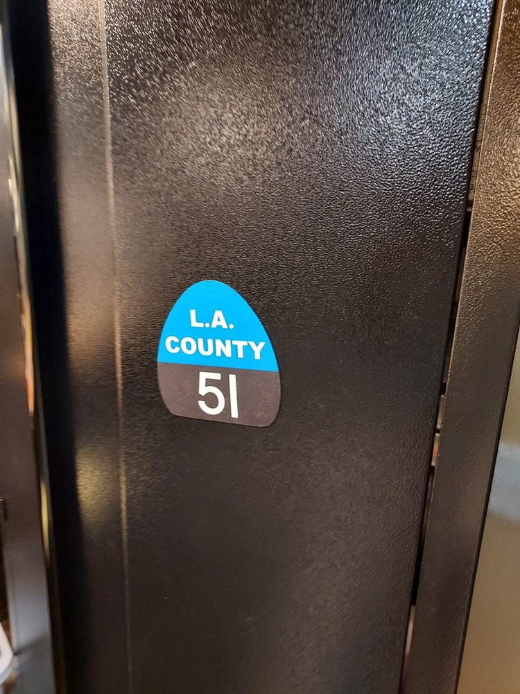 LA COUNTY FIRE DEPT. ENGINE 51 HELMET FRONT SHIELD/MAGNET