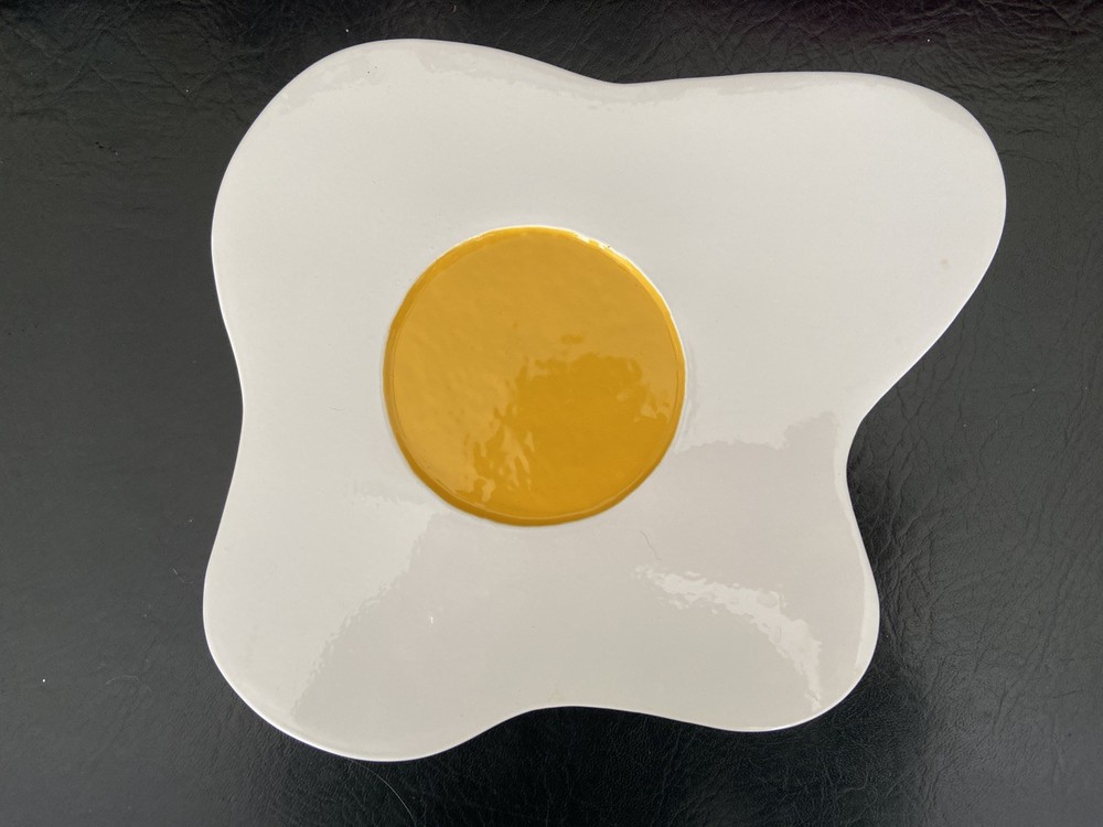Crate And Barrel Egg Shaped Trivet