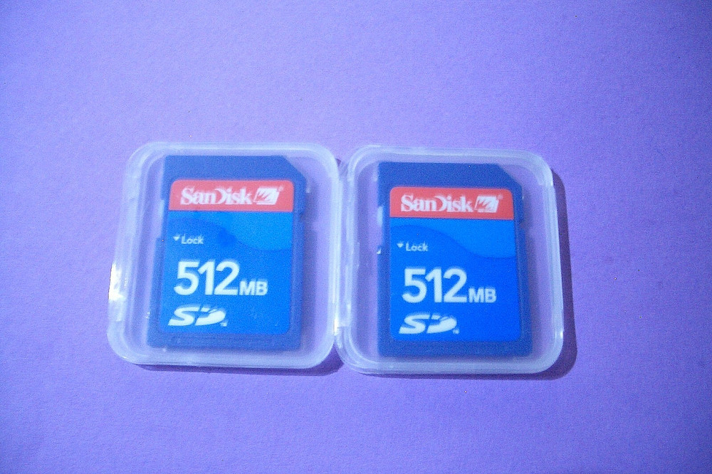 QTY=2 SD CARD SANDISK 512MB