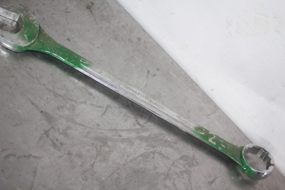 China Pittsburgh 2-1/2" Pipe Wrench