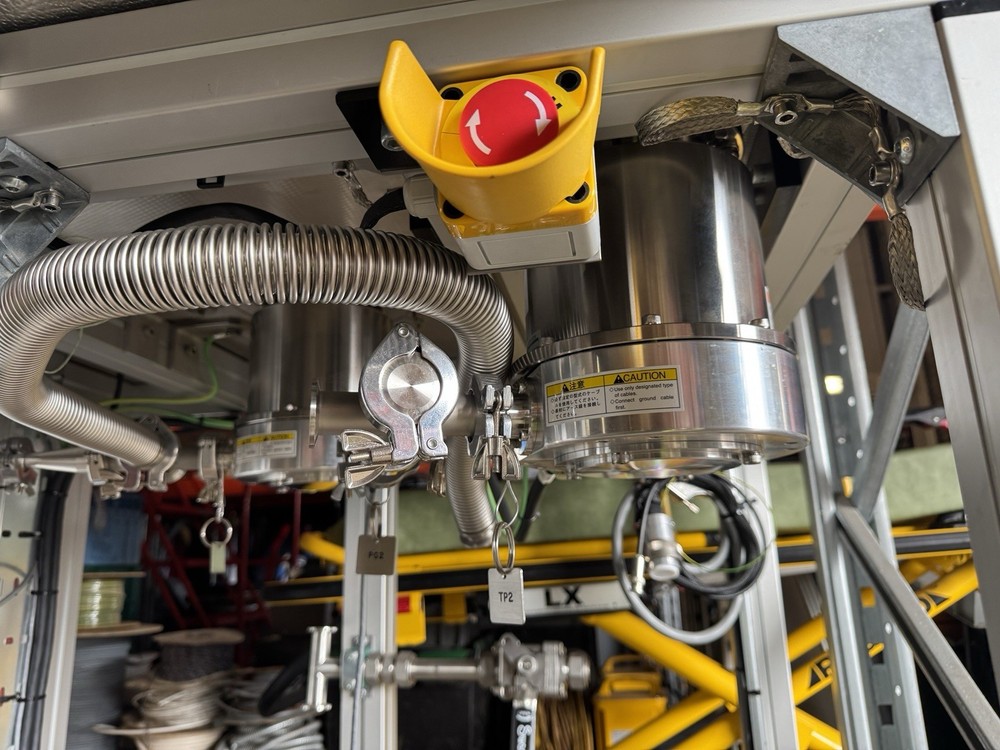 CVT UHV TPD System Temperature Programmed Desorption Vacuum Chamber