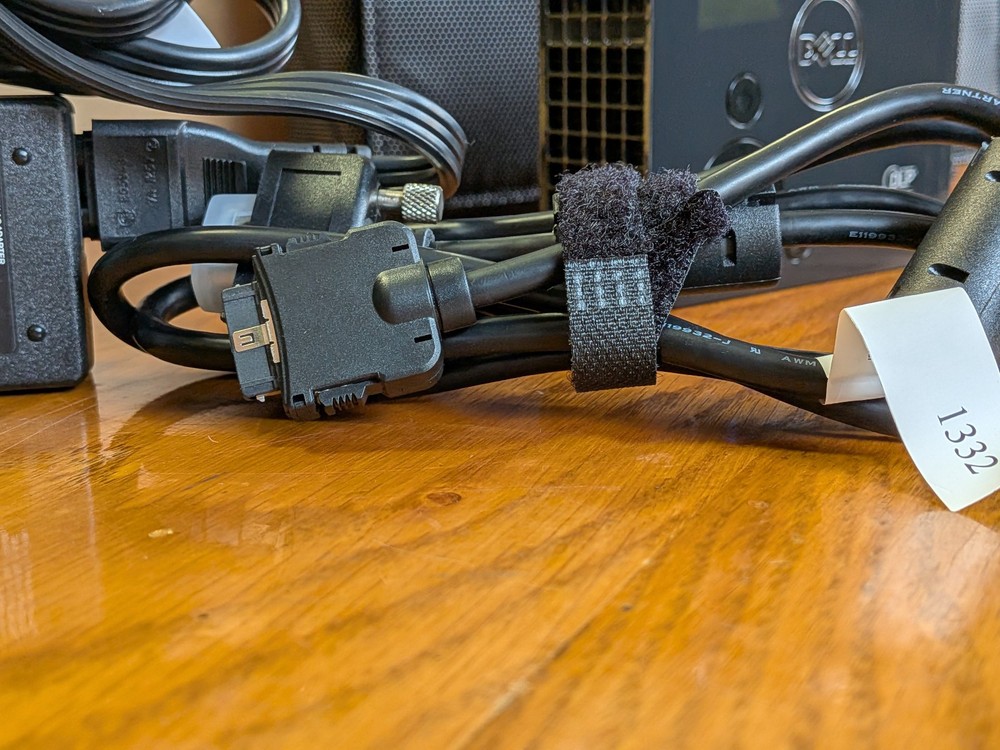 Dell M115HD LED Projector - DOES NOT INCLUDE TRIPOD - REFURBISHED