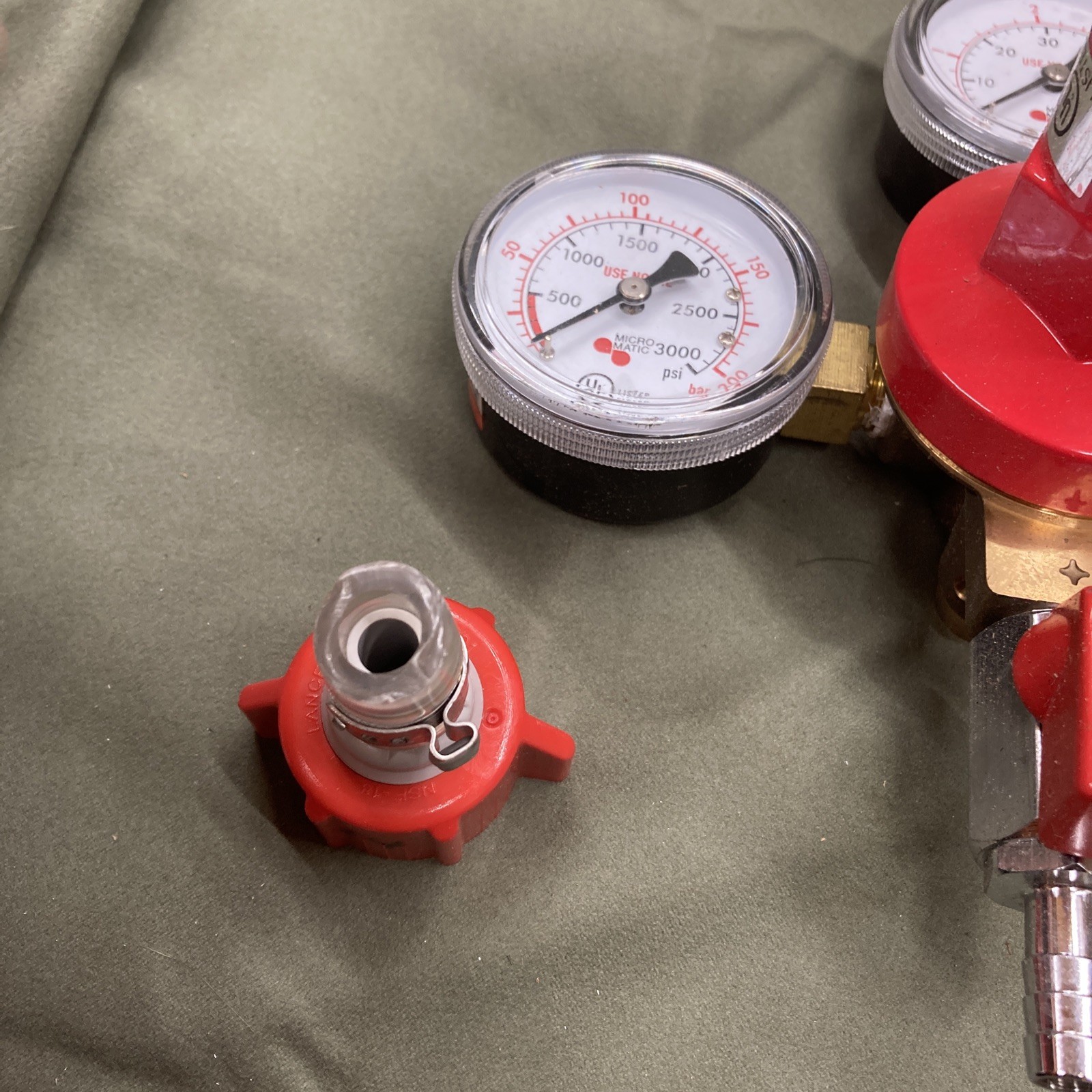 Micro Matic 842 CO2 Gas Regulator Primary Low Pressure 0-60 2 Gauge