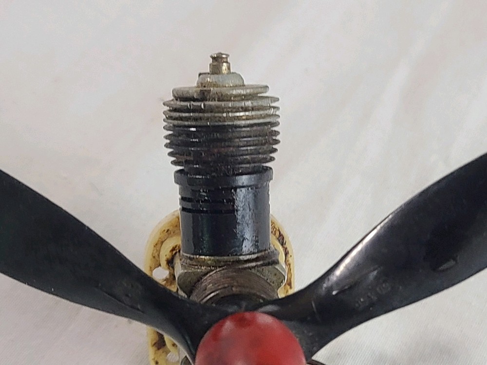R/C Airplane Engine .049 - Working Condition