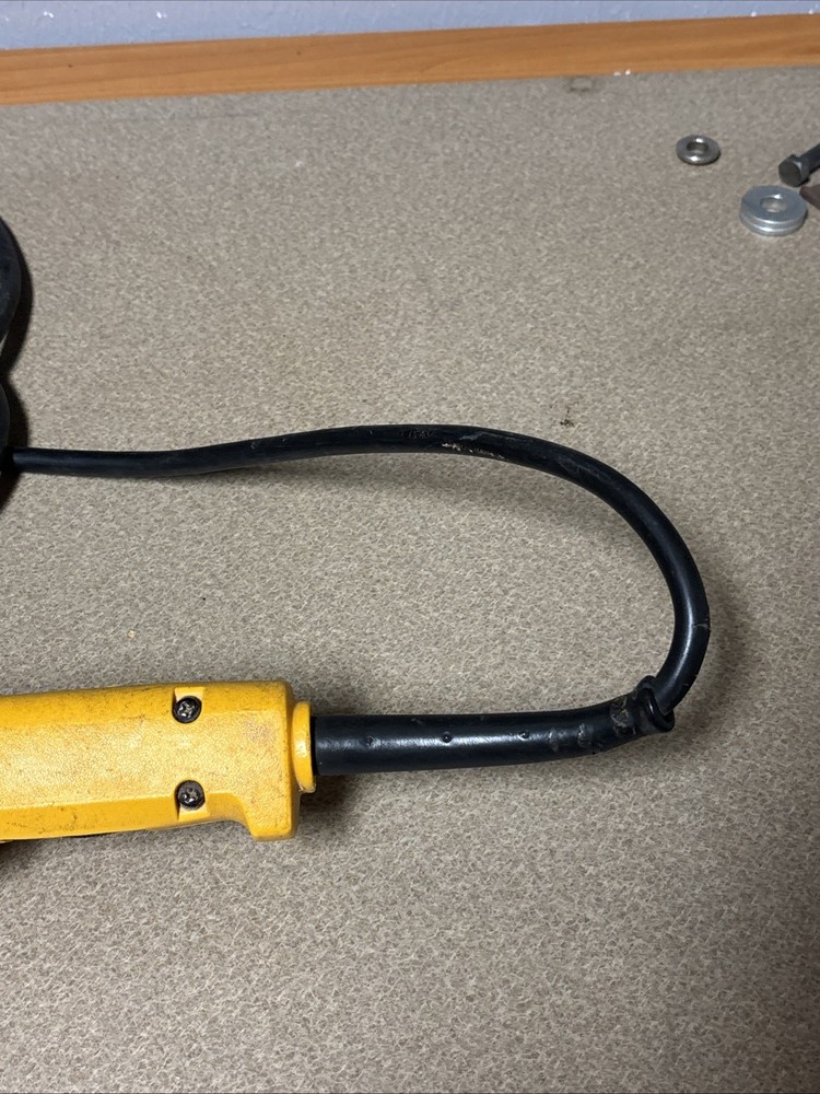 Dewalt Dw124 corded right angle drill!! FREE SHIPPING!! E3