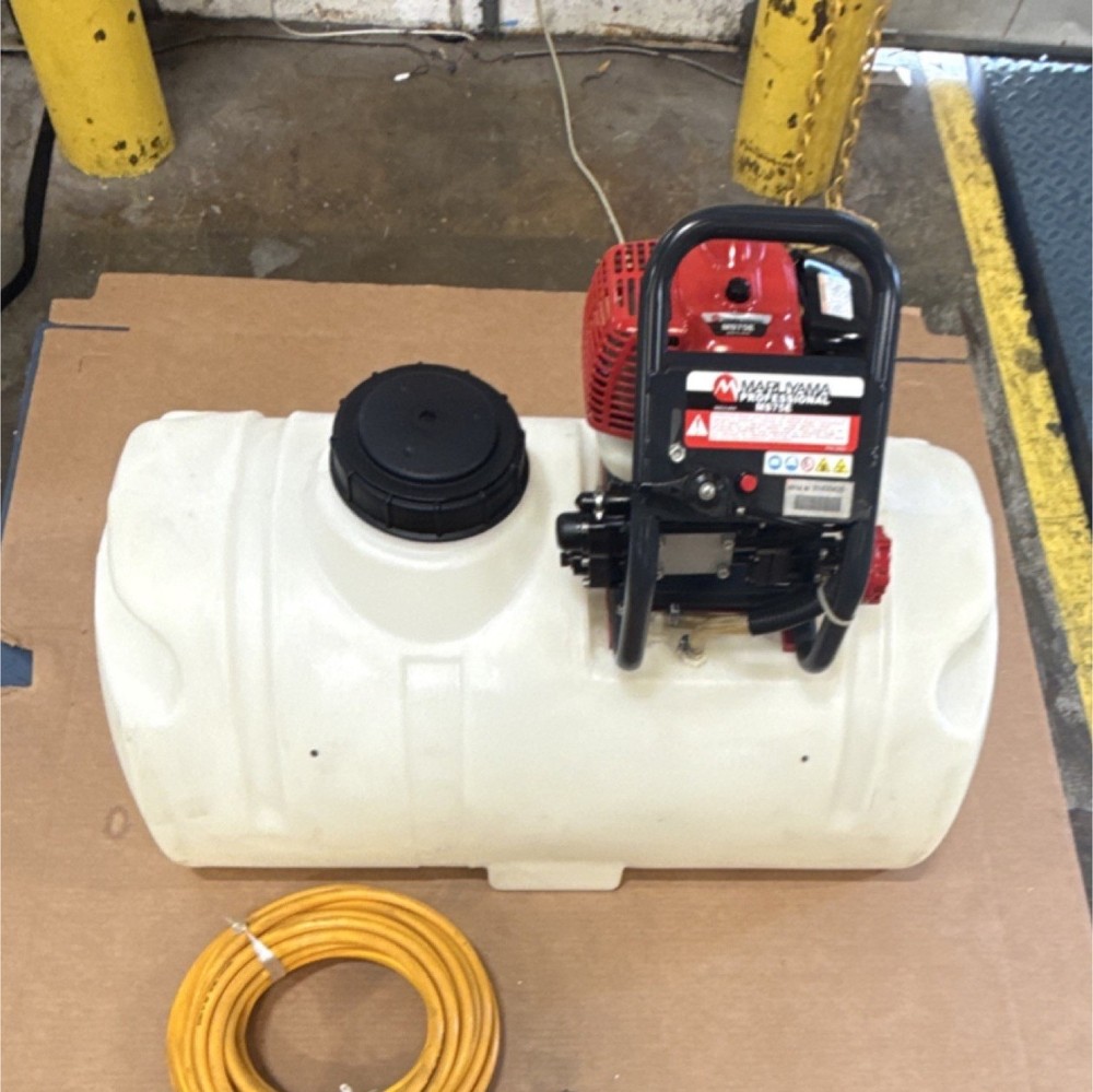 Maruyama MS75E Sprayer with Tank and Hose
