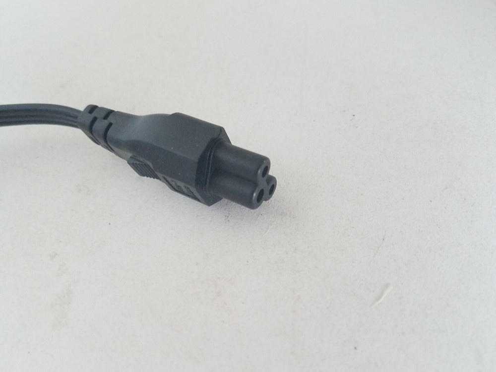 APC PNOTEPRO3 Mobile Surge Protector 2.5 Amps