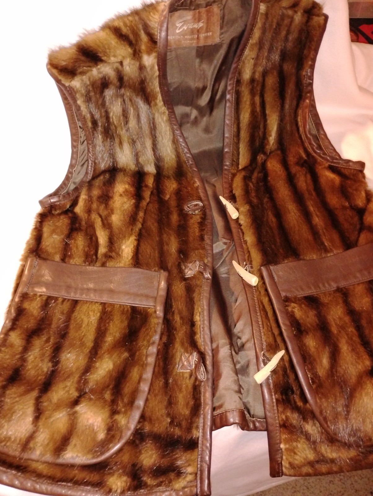 VINTAGE MENS MINK FUR VEST DEER ANTLER TAXIDERMY MOUNTAIN MAN MANCAVE HUNTER HTF