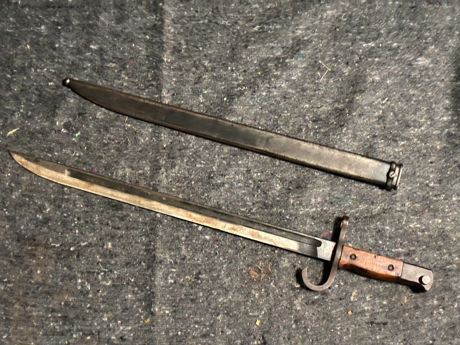WW2 JAPANESE TYPE 30 ARISAKA BAYONET AND SCABBARD