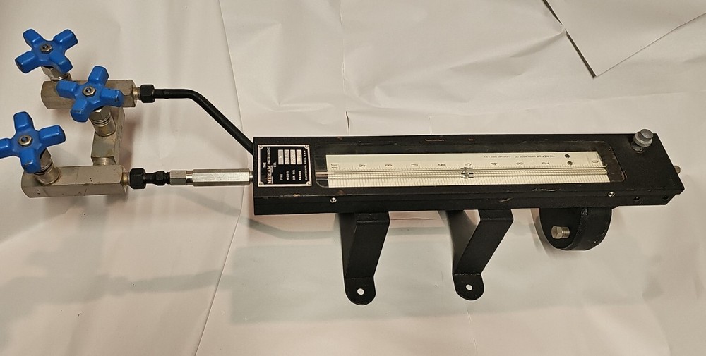 The Meriam Instrument Co. Type W Model 30EB25 Manometer Range 12" Untested