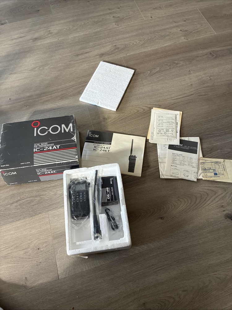 ICOM IC-24AT Handheld Transceiver