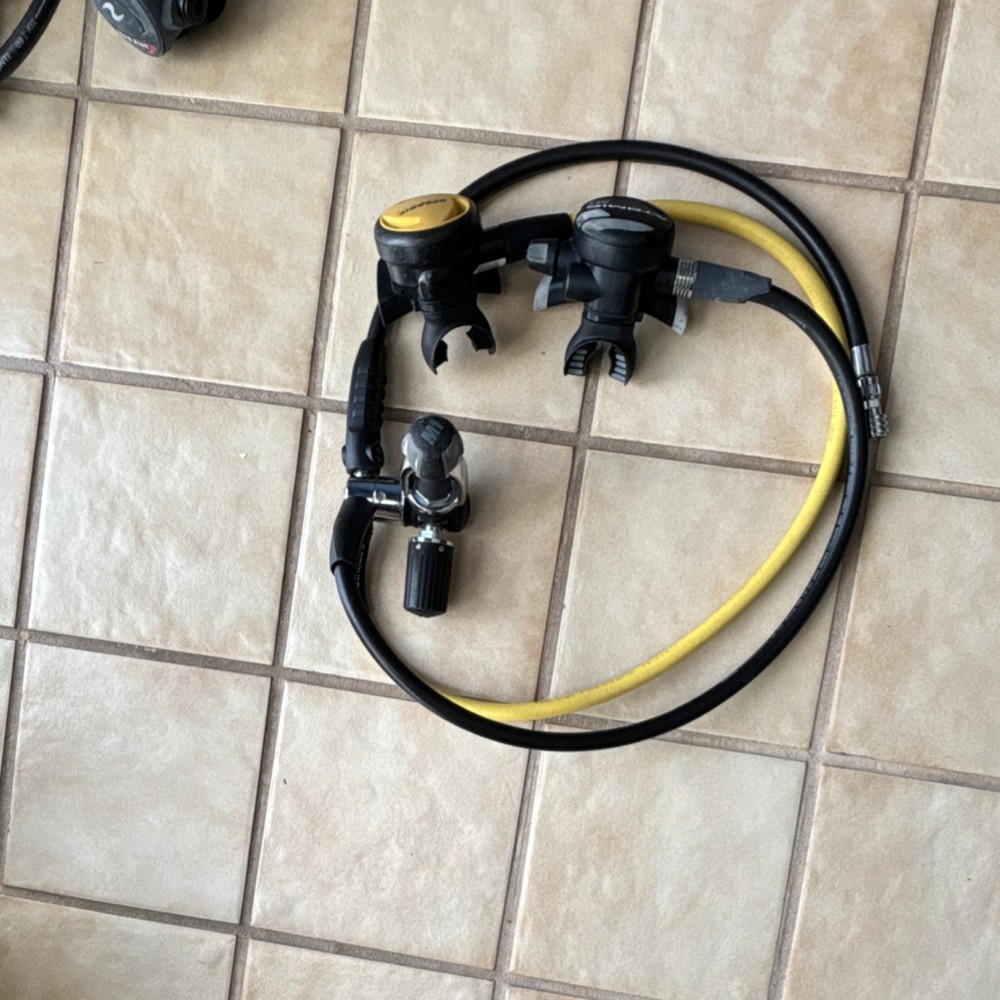 Atomic Aquatics M1 & Oceanic Alpha 7 Scuba Regulators Set