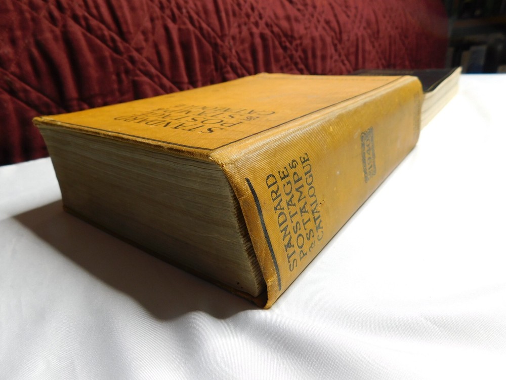 (2) Scott Stamp Catalogues - 1940 Standard Postage & 1976 U.S. Stamp Specialized