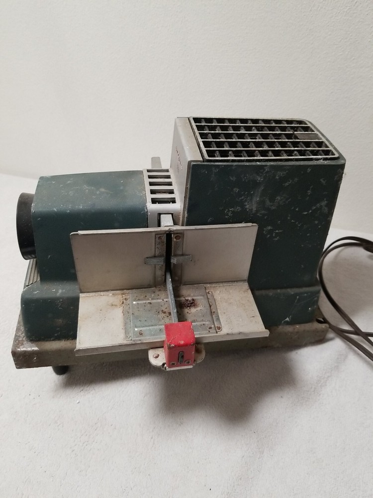 VINTAGE ARGUS 300 AUTOMATIC SLIDE PROJECTOR Tested & Works needs a cleaning.