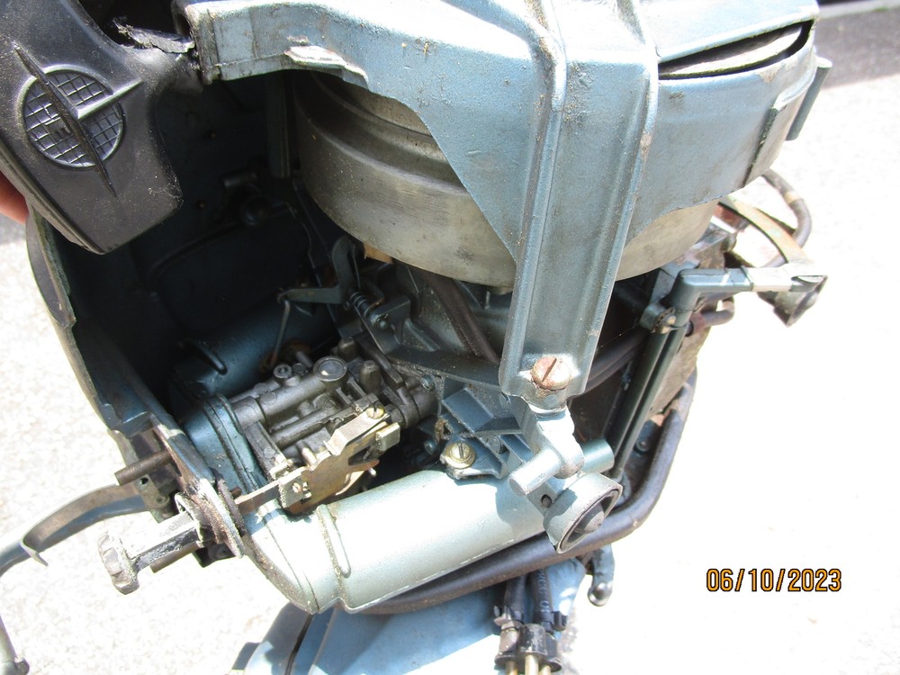Vintage Evinrude 7.5hp Outboard Engine