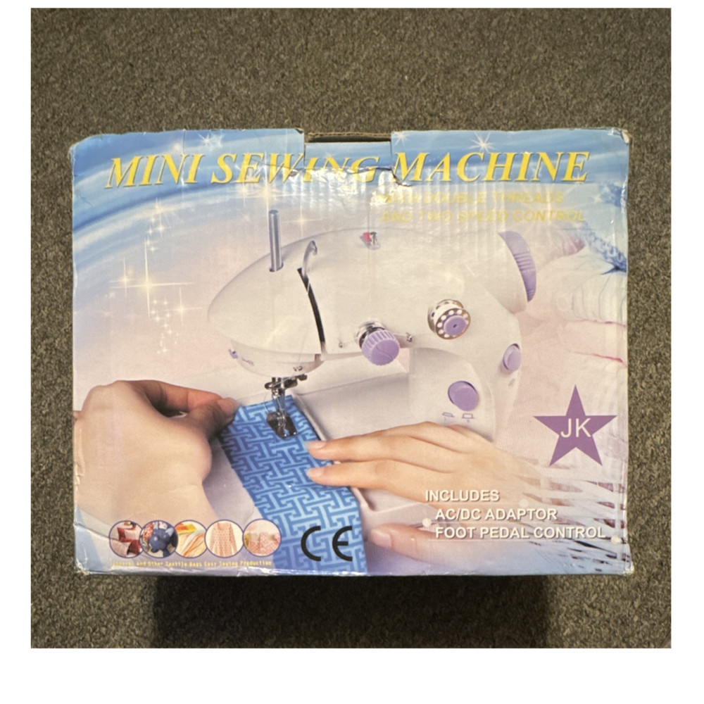 Mini Sewing Machine Electric Two Speed Built-in Light Thread Cutter Easy Bobbin