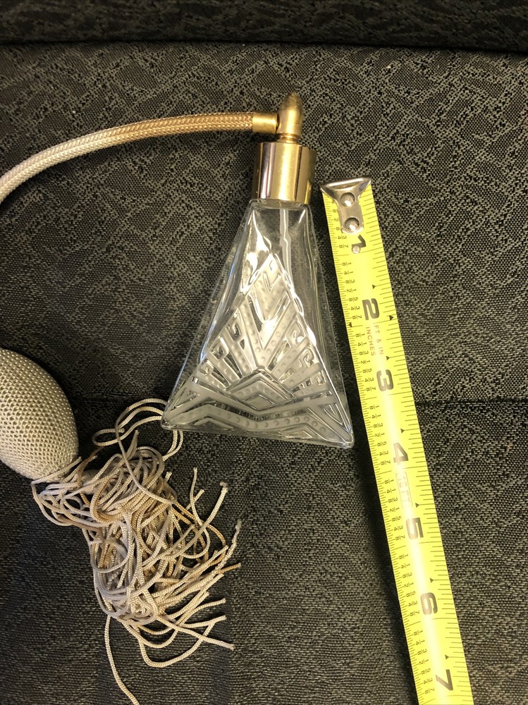 Antiques style perfume spray bootle
