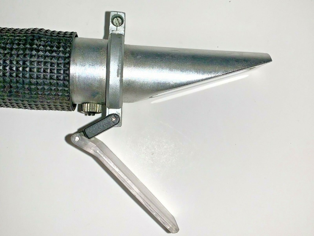 PORTABLE REFRACTOMETER, 0°- 18° RANGE, +/-0.2° ACCURACY, 1ML VOLUME