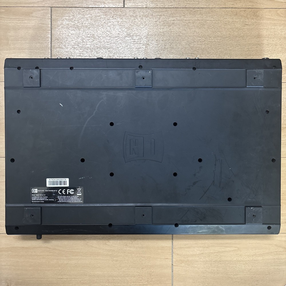 Traktor Kontrol S4 MK2 DJ Controller