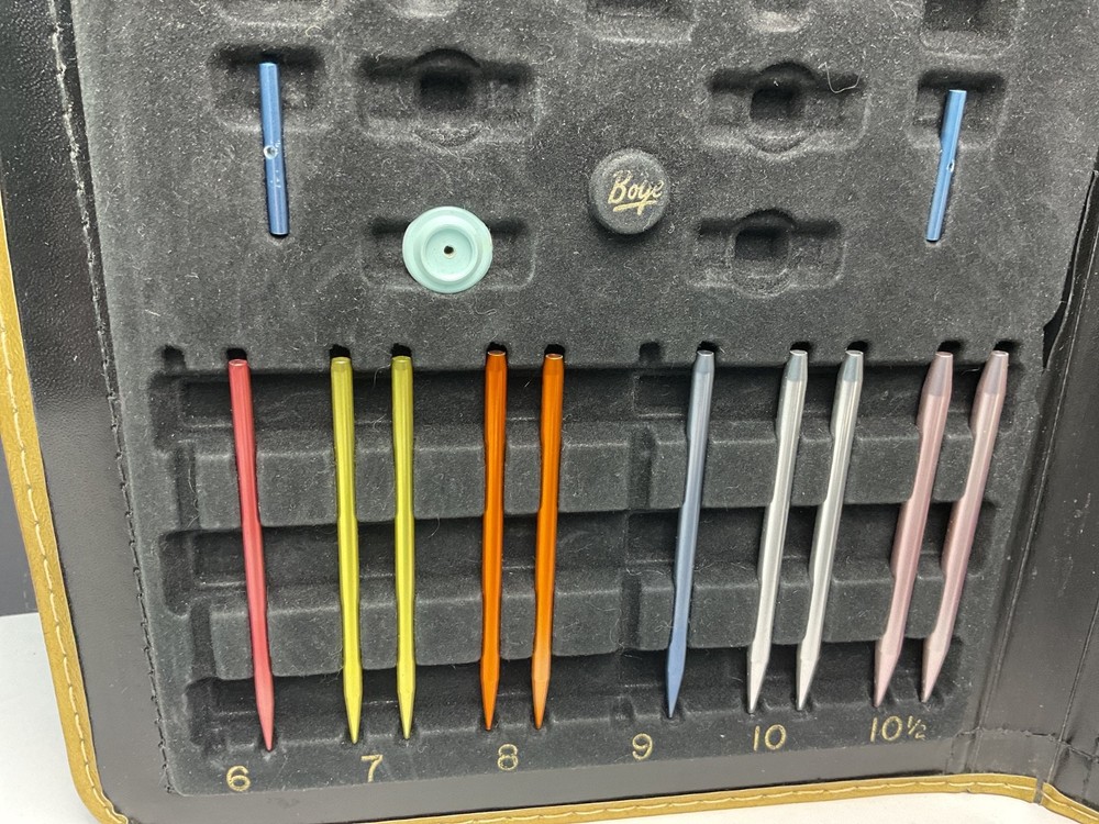 BOYE Needle Master Kit Circular Knitting Needle Kit 2 Cases Incomplete