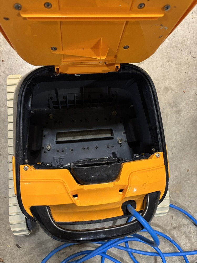 Dolphin Triton PS Automatic Robotic Pool Cleaner Maytronics UNTESTED