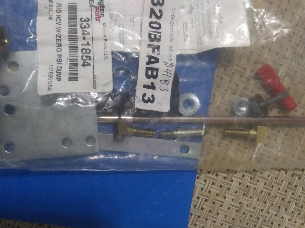 NEW DAYTON Height Control Valve 334-1854