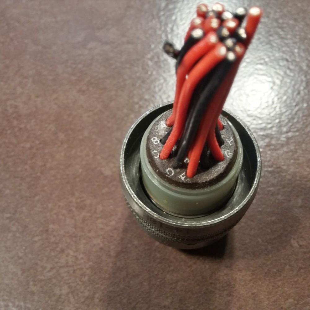 Amphenol MS3126F14-18P Connector