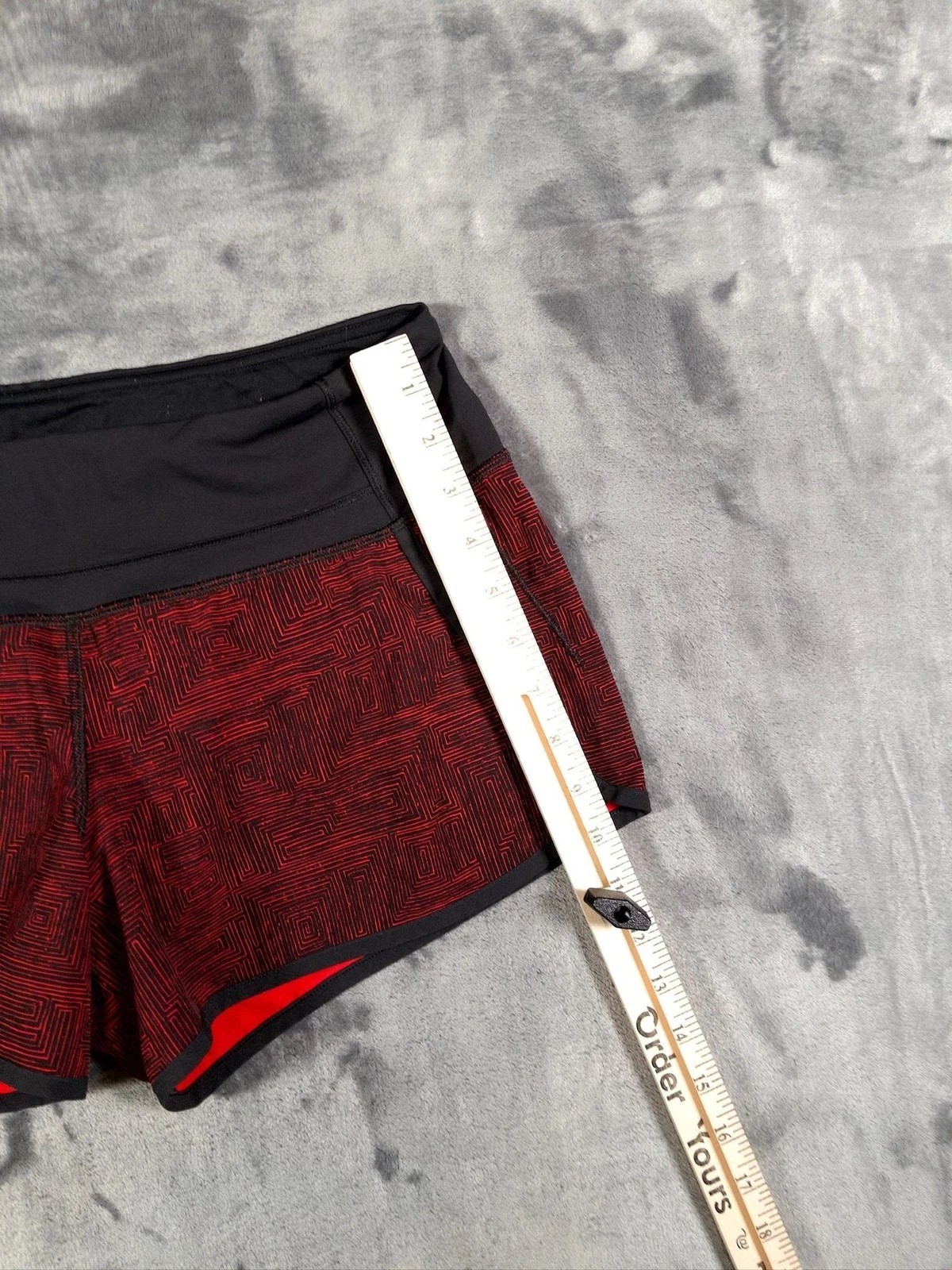 Lululemon Speed Shorts Womens Size 6 Red Black Geometric Running Athletic