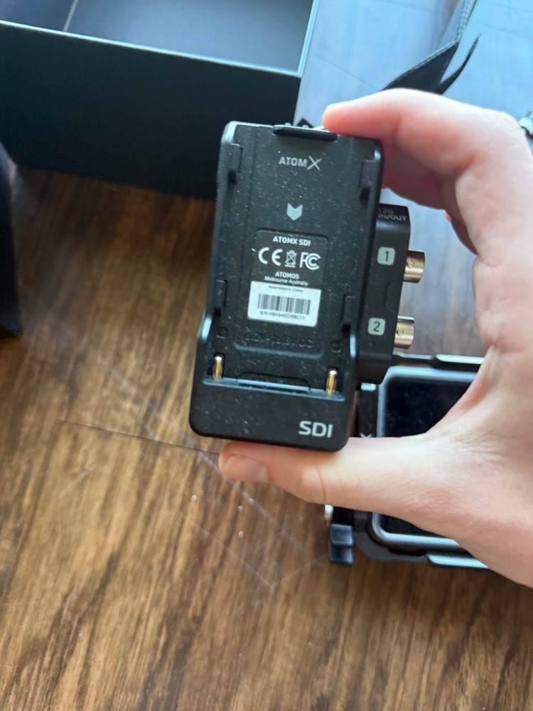Atomos Ninja V+ SmallRig Cage,V-Mount Could Carter & Cable, Sun Visor, batteries