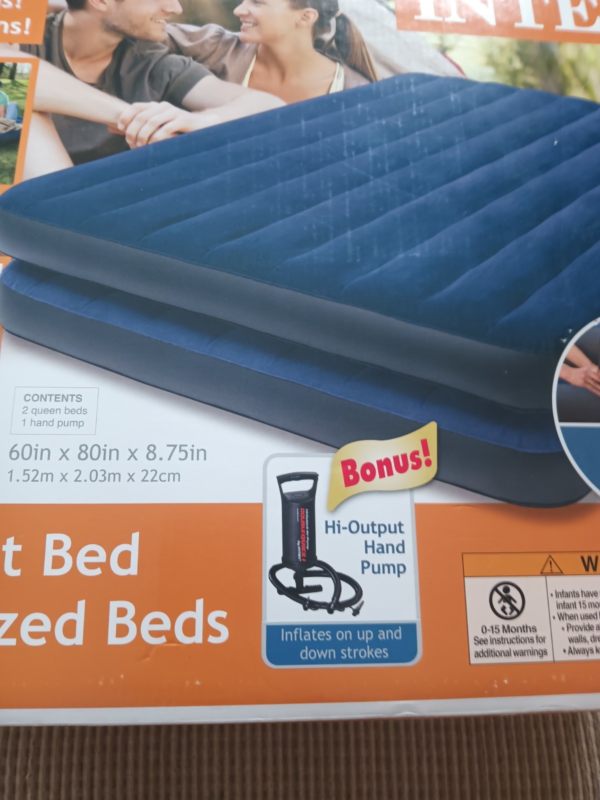 Intex 2 in 1 Guest Bed 2 Queen Sized Air Mattress Beds w/ Hi Output Hand Pump