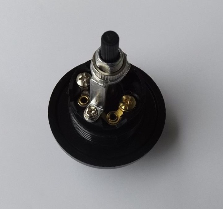 THREADED PHENOLIC BOTTOM TURN KNOB LAMP SOCKET WITH SHADE RING E26 NEW 4156JG