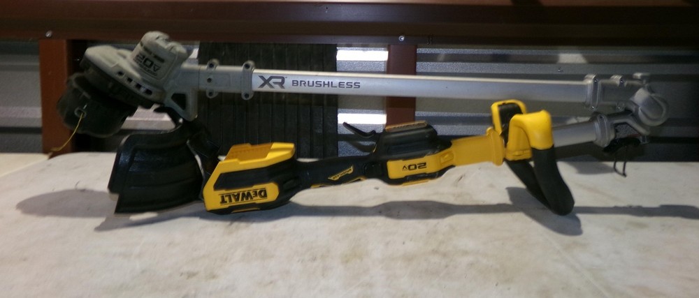 DEWALT DCST922 20V MAX 14 inch Cordless Folding String Trimmer - Tool Only