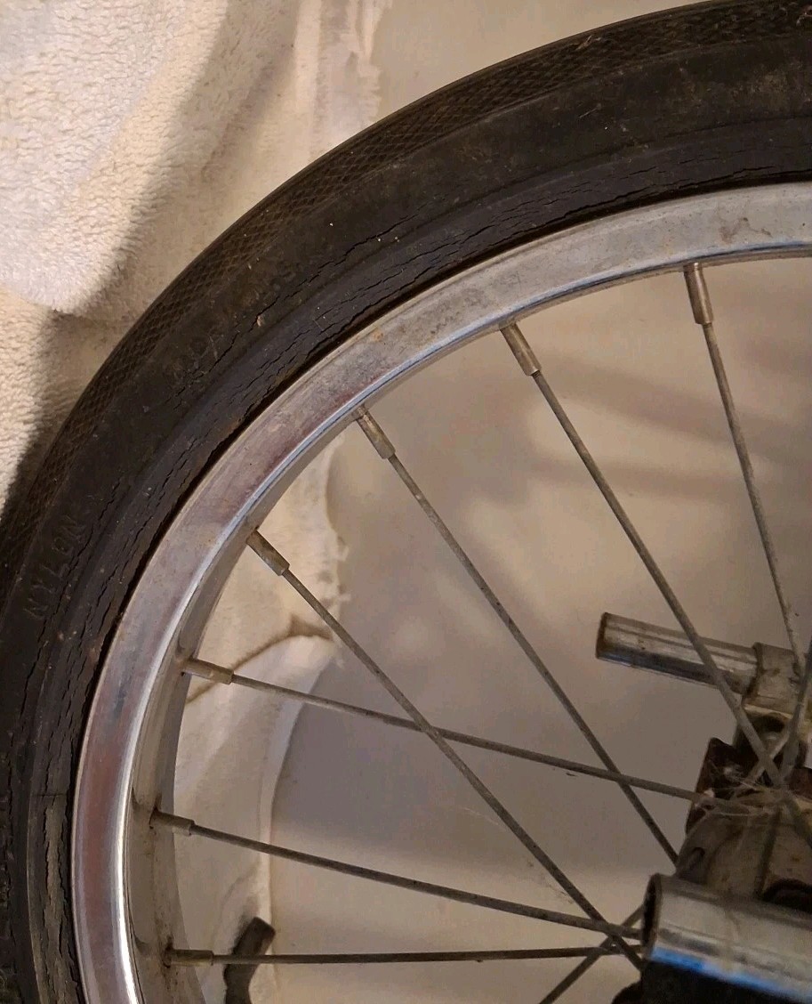 Vintage Schwinn Stingray Pixie 16" Wheel Bike & Blue Sparkle Replacement Seat