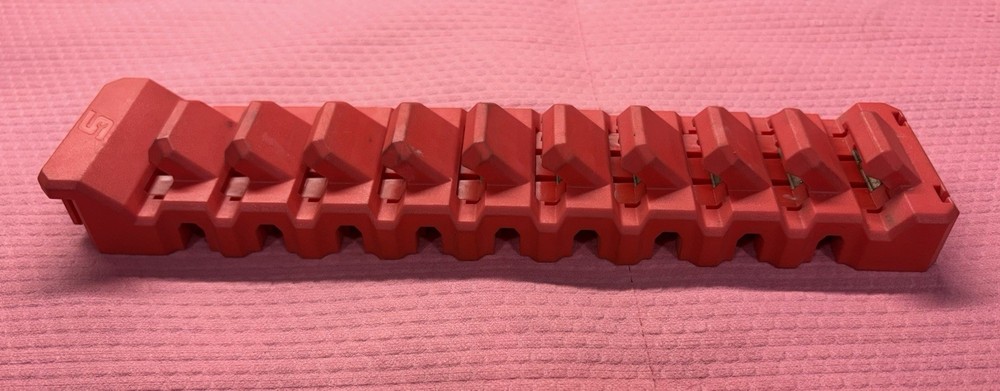 Snap On Tools Magnetic Tool Box 10 wrenches holder Red Flexible interlocking