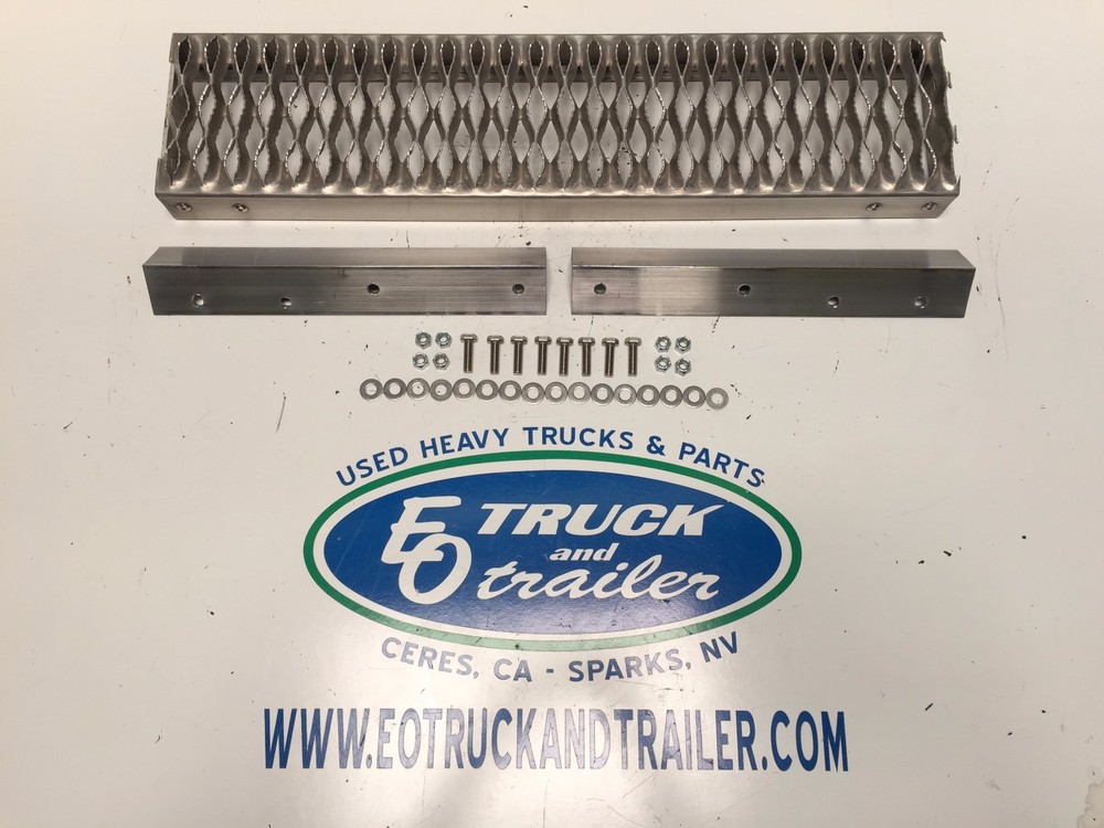 Peterbilt DPF Box Bottom Replacement Step Kit - 388 389 386