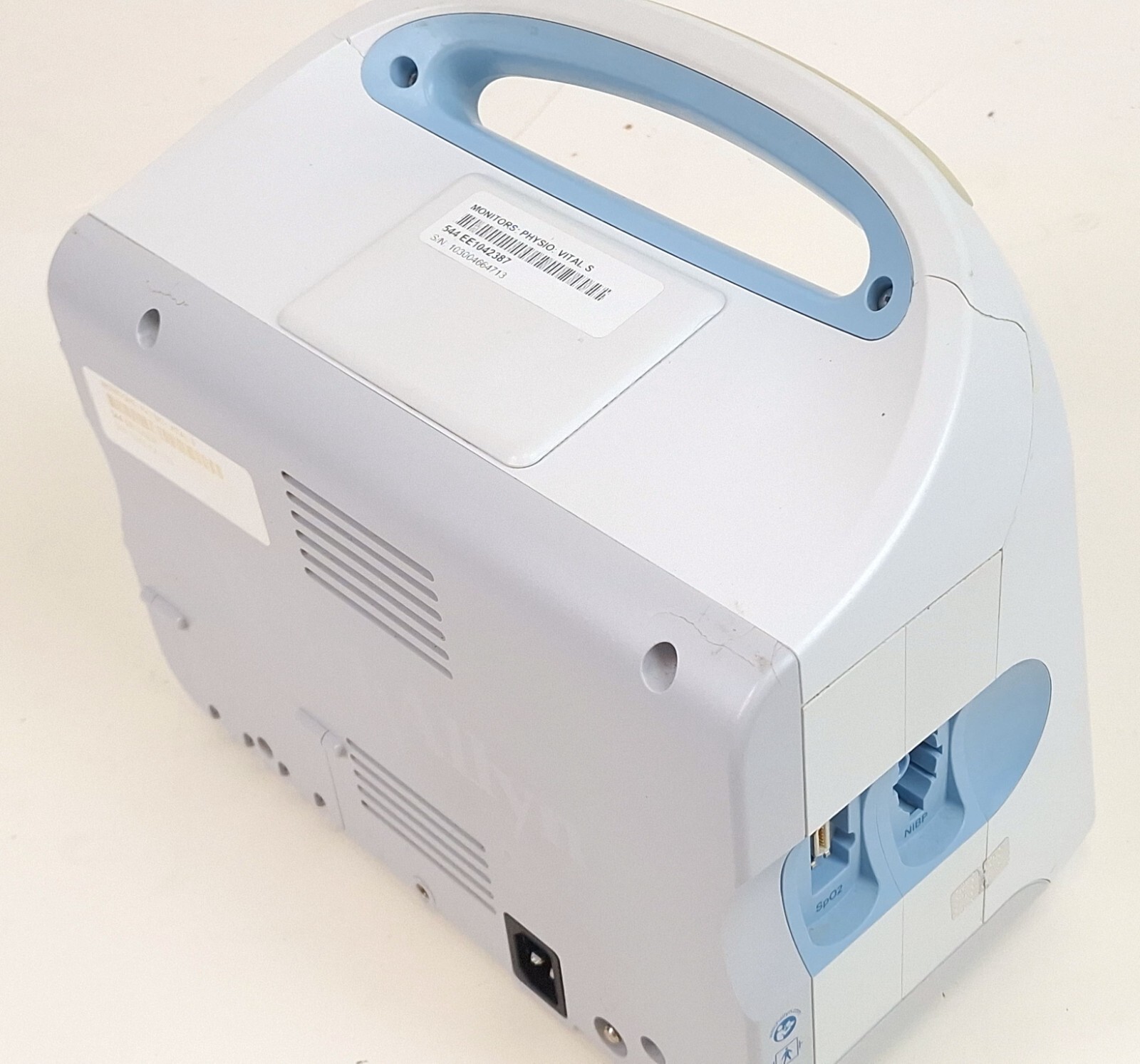 Welch Allyn Connex Vital Sign Monitor 6000 WIFI EMR Conn 65NTXX with Accessories