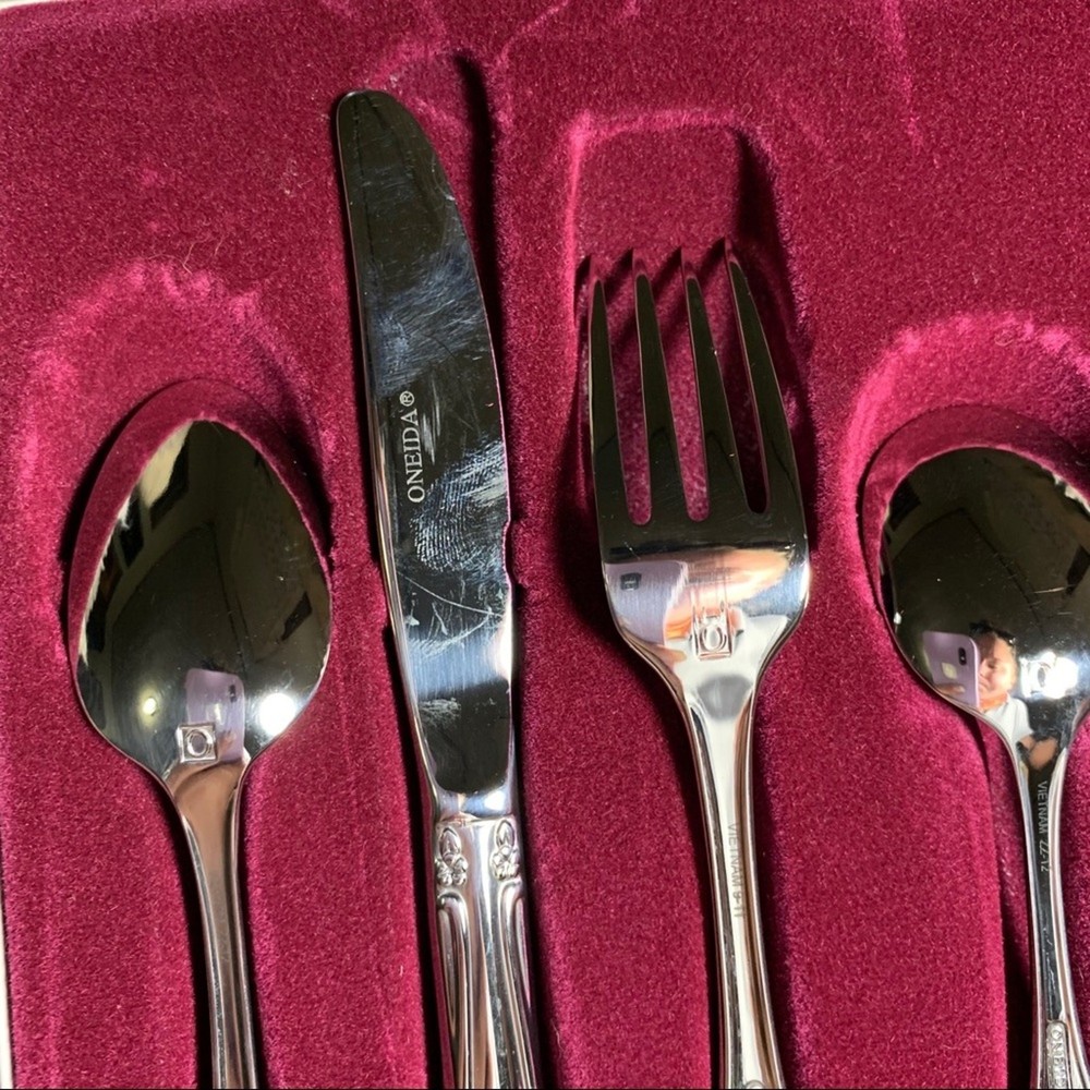 Oneida 3615 Chateau 6 piece progress flatware set