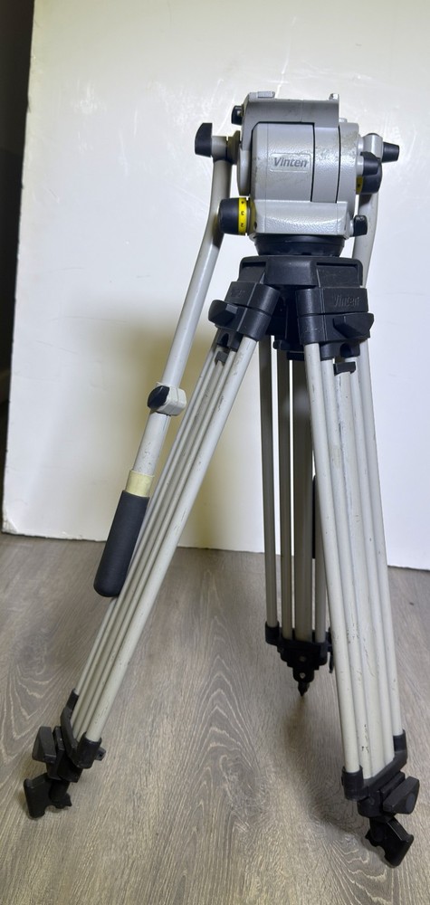 VINTEN Vision 100 Fluid Head + Tripod + Soft Bag