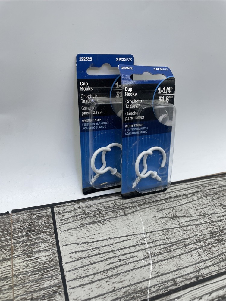 1-1/4" White Cup Hooks 2Pk {II}
