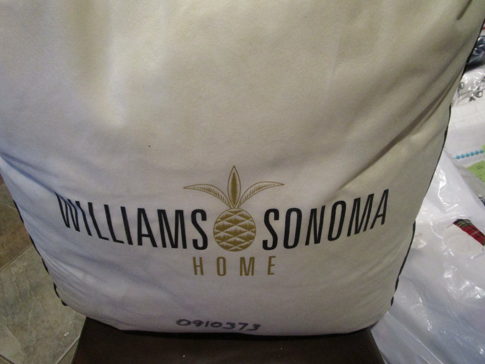 Williams Sonoma Laurel Heavy Down Duvet Insert Full Queen OR $675  Photo sample